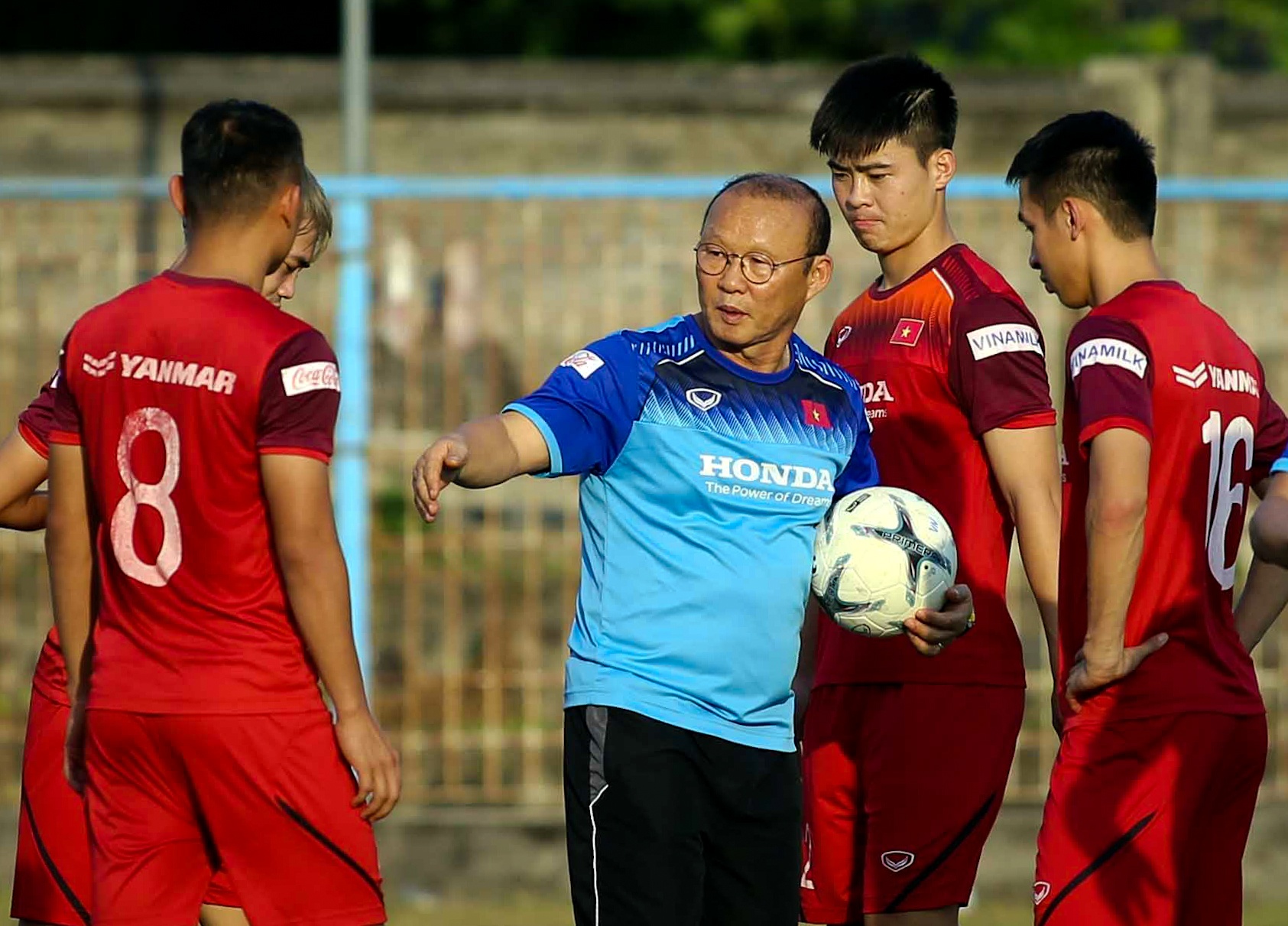 Tuyen Viet Nam ngoi ca tieng xe vi tac duong anh 4