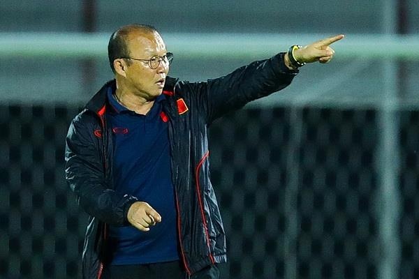 HLV Park noi gian vi thay may quay ghi hinh tuyen Viet Nam tap hinh anh