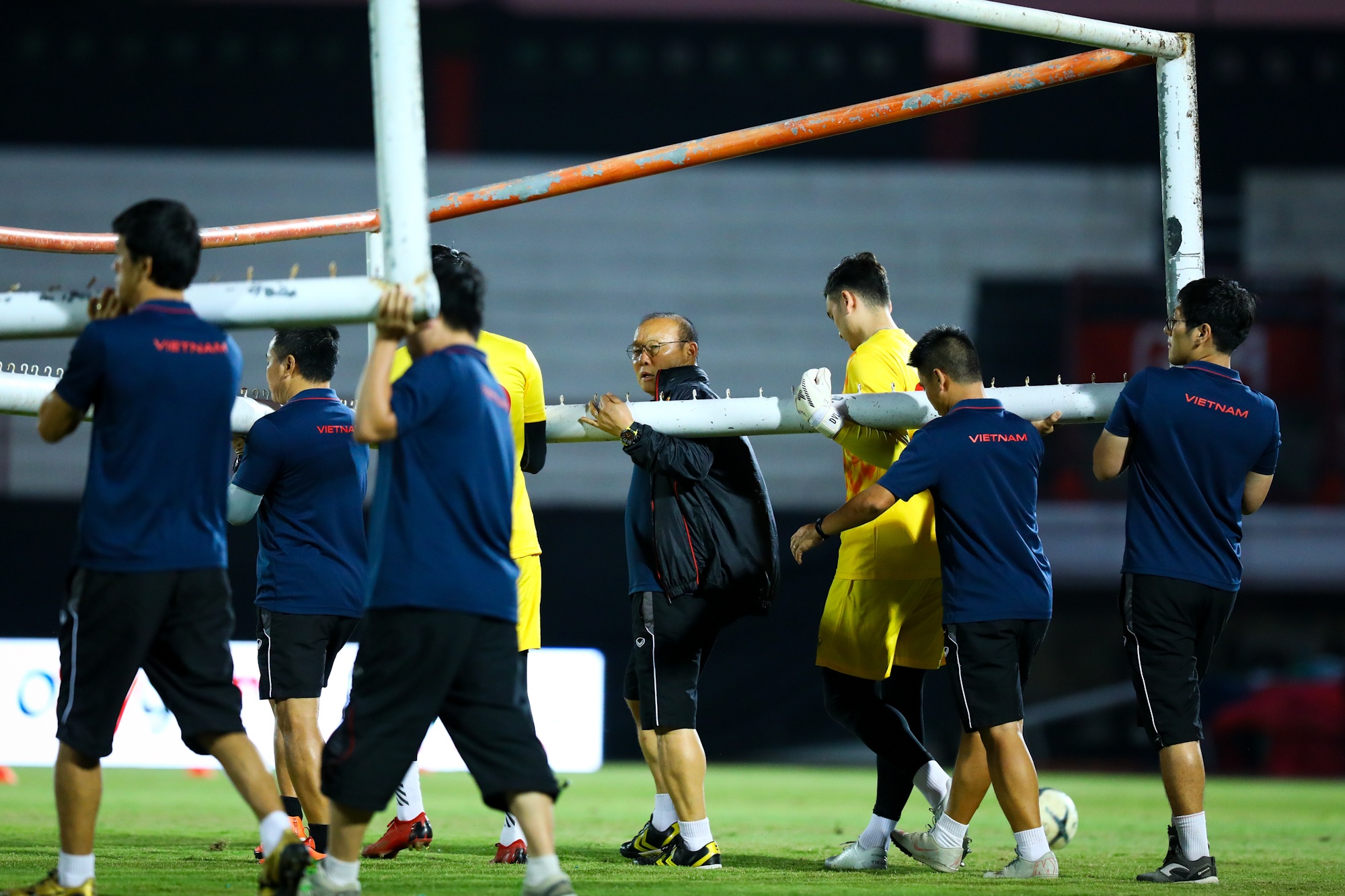 HLV Park noi gian may quay tuyen Viet Nam anh 3