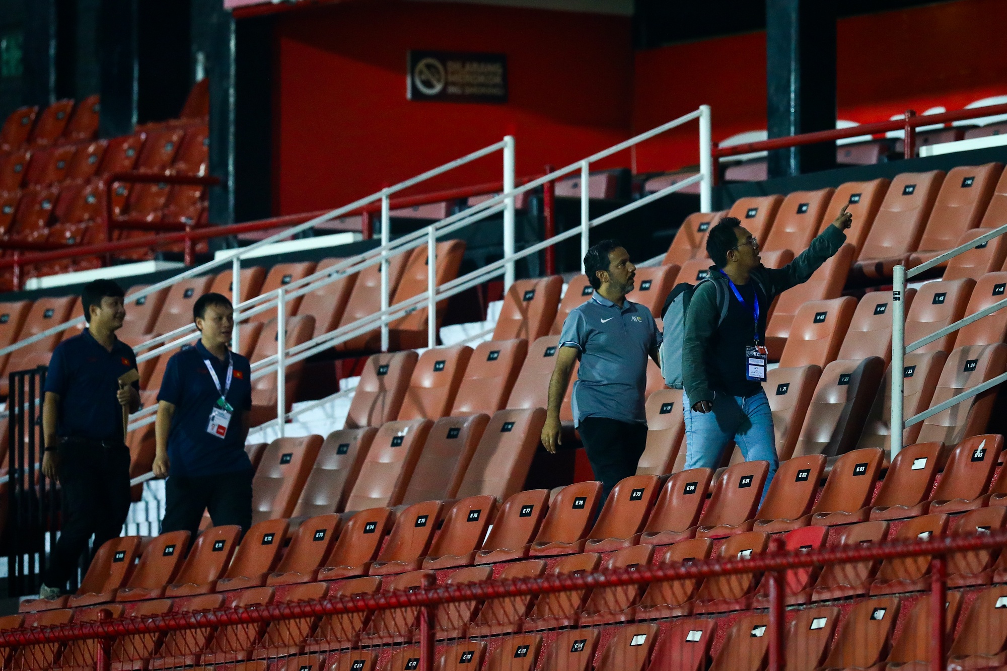 HLV Park noi gian may quay tuyen Viet Nam anh 9