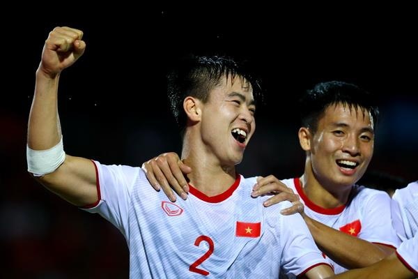 UAE khong manh, Thai Lan tro lai va tinh the cua tuyen Viet Nam hinh anh