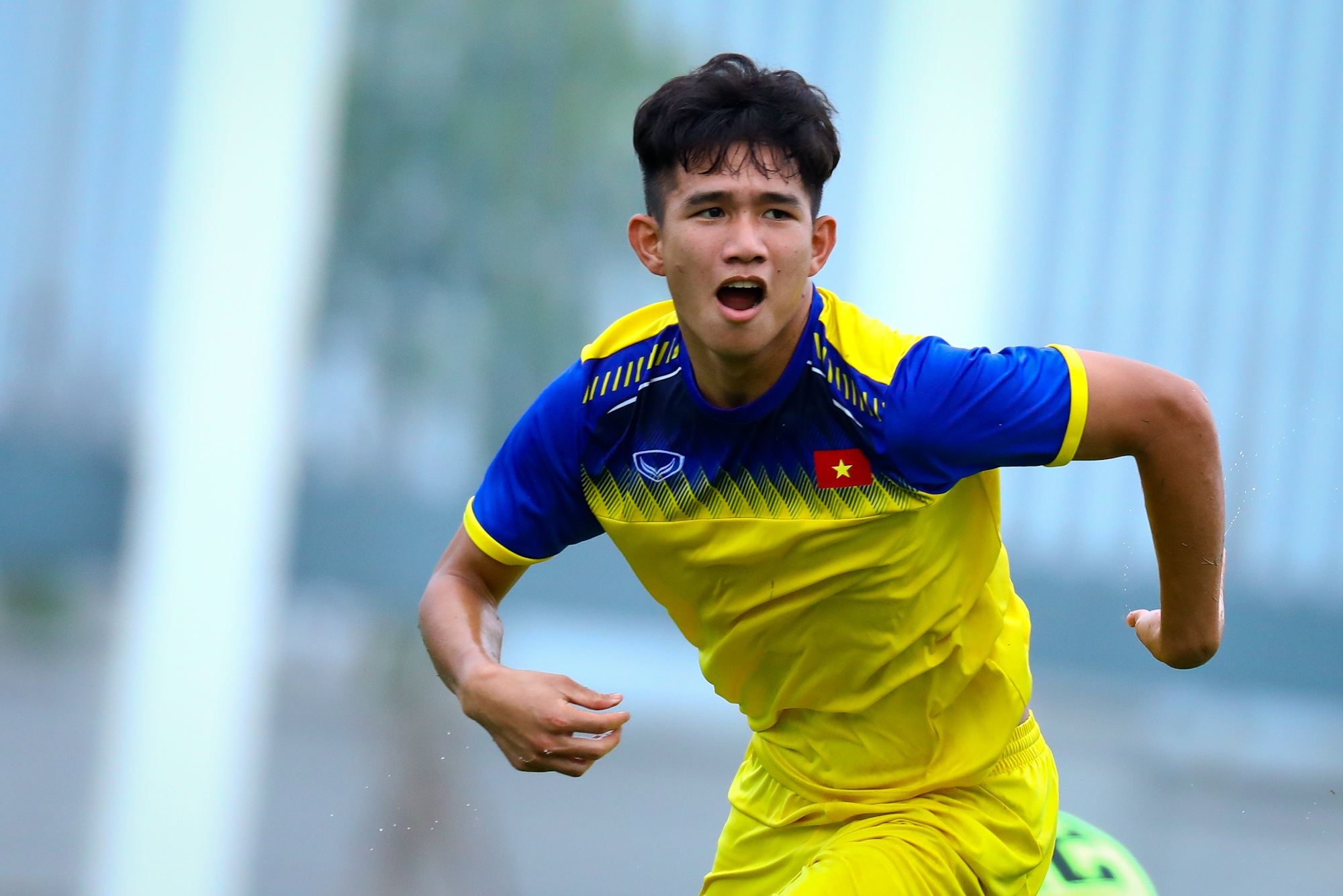 Hai cau thu chau Au khong ngan duoc U19 Viet Nam anh 11