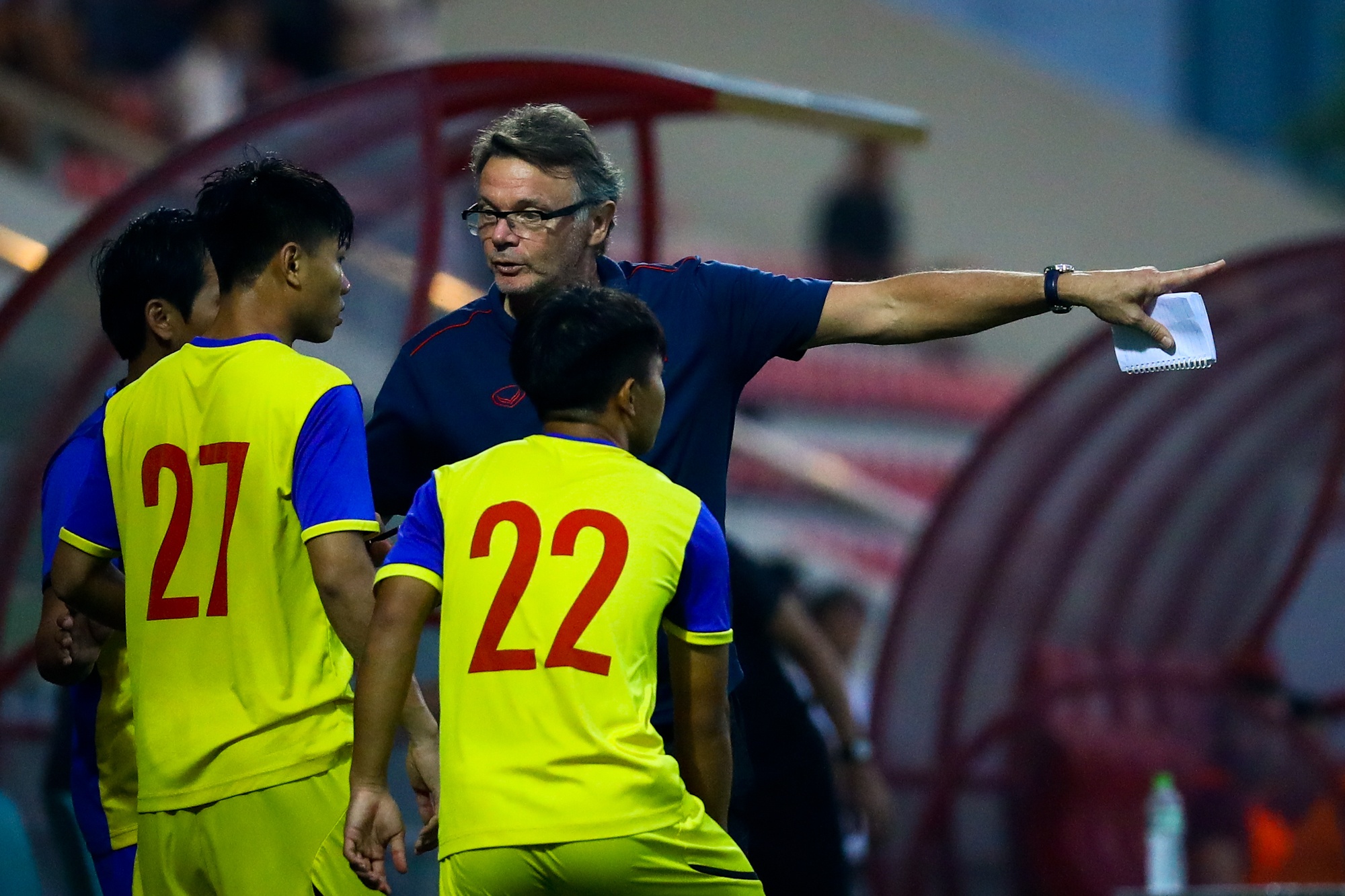 Hai cau thu chau Au khong ngan duoc U19 Viet Nam anh 12