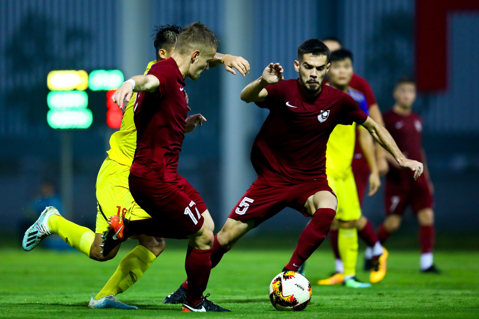 Hai cau thu chau Au khong ngan duoc U19 Viet Nam anh 3