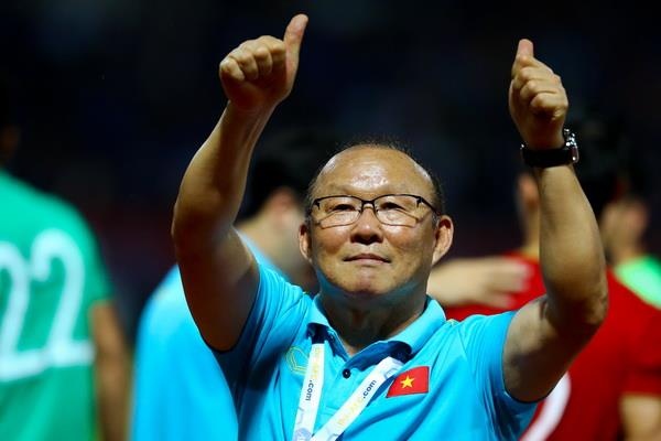 VFF trao them quyen luc cho HLV Park trong hop dong moi hinh anh