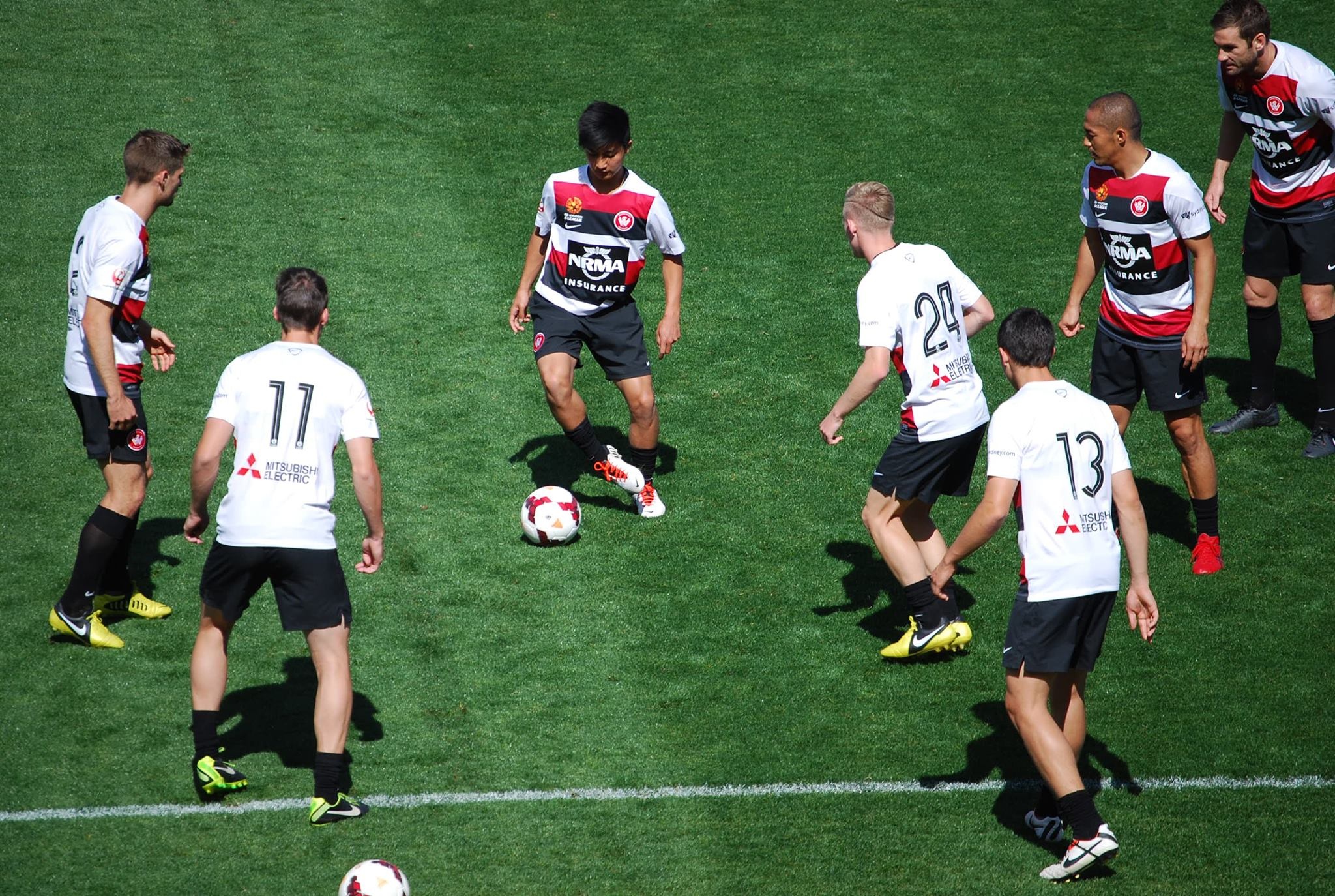 Martin Lo họ không nghĩ Việt Nam đá bóng giỏi ảnh 2 Martin Lo ho khong nghi Viet Nam da bong gioi anh 2