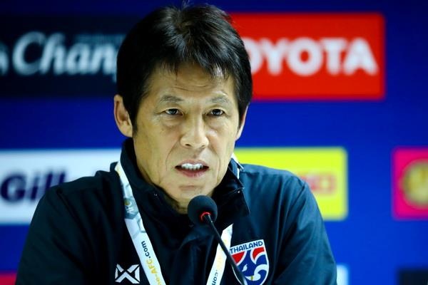 HLV Nishino: 'Viet Nam la doi tuyen dang nguong mo' hinh anh