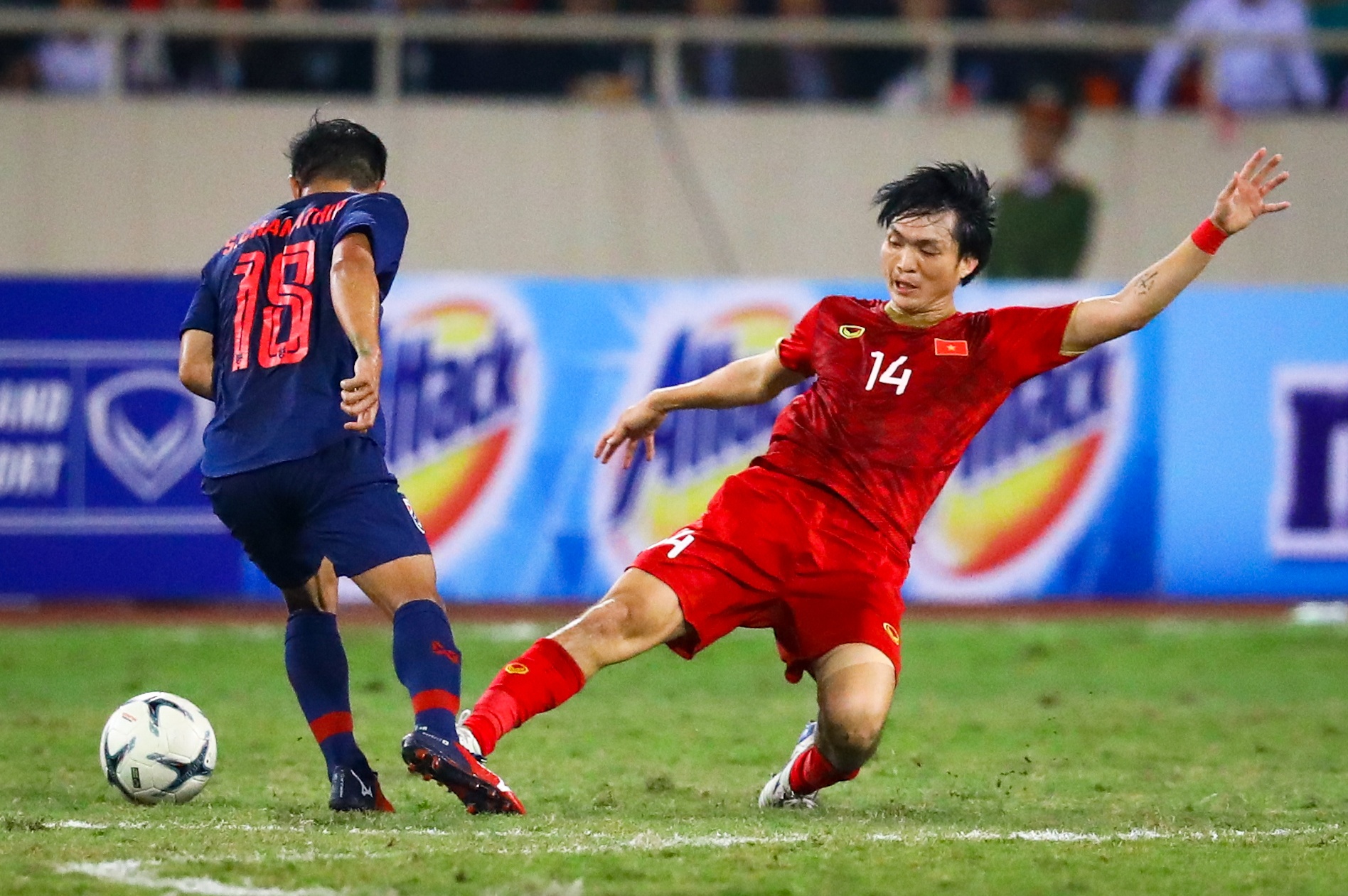 HLV Le Thuy Hai: 'Cac cau thu hung phan qua da, nen mat binh tinh' hinh anh