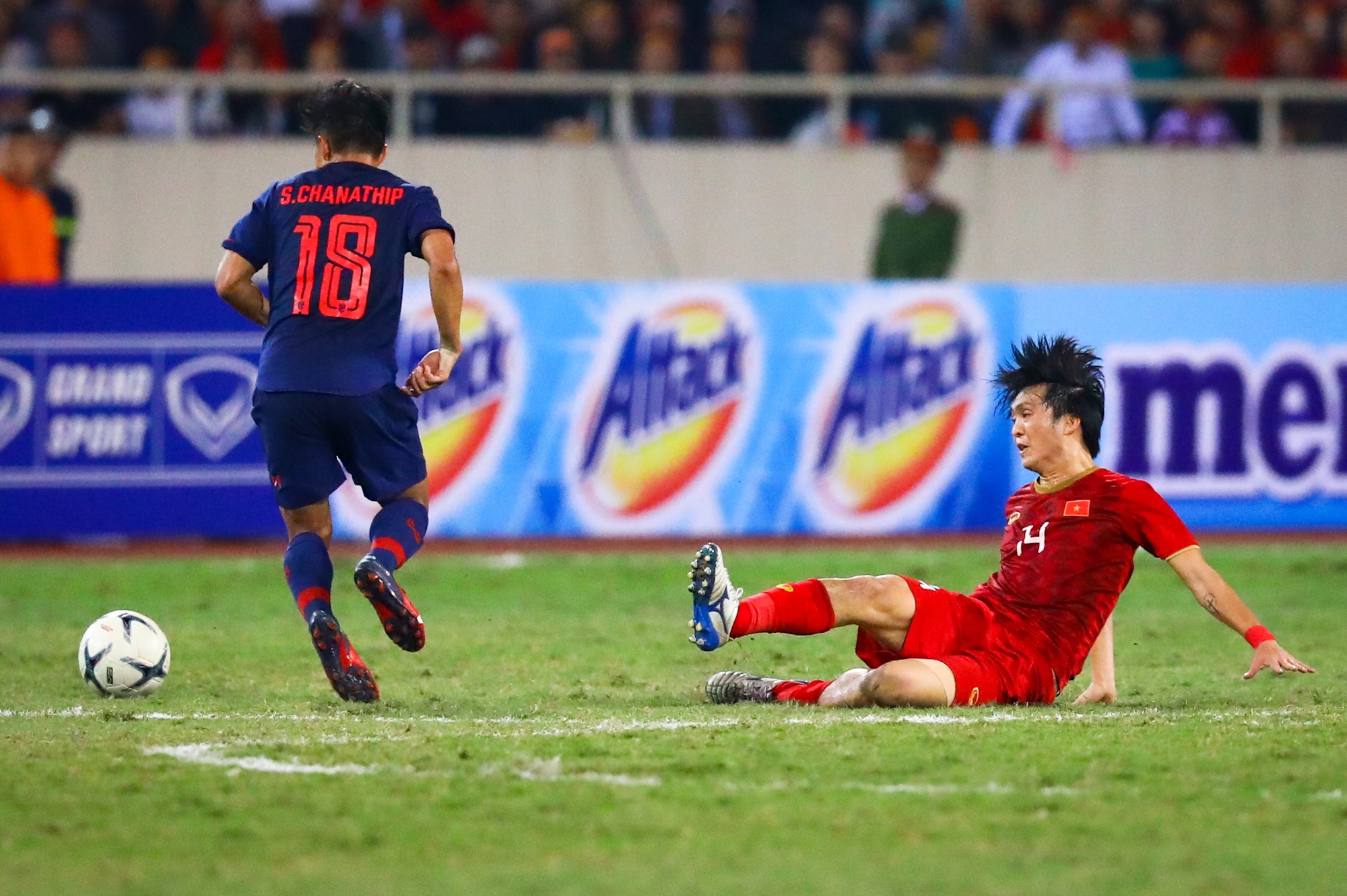 Tuyển Việt Nam vất vả theo kèm Chanathip ảnh 6 Tuyen Viet Nam vat va theo kem Chanathip anh 6