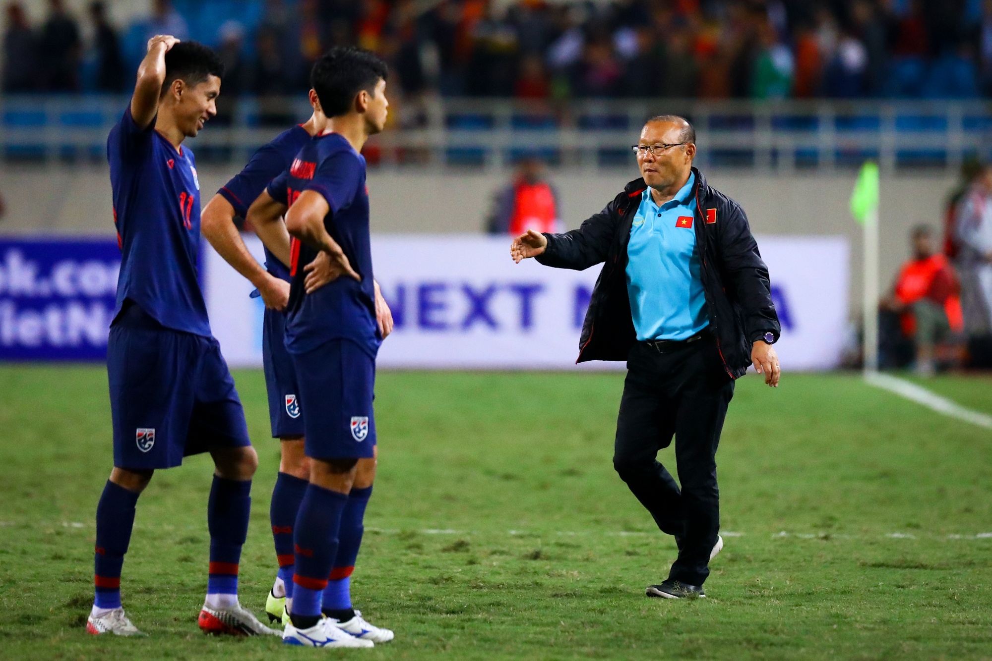 Tro ly Thai Lan lien tuc khieu khich HLV Park anh 11