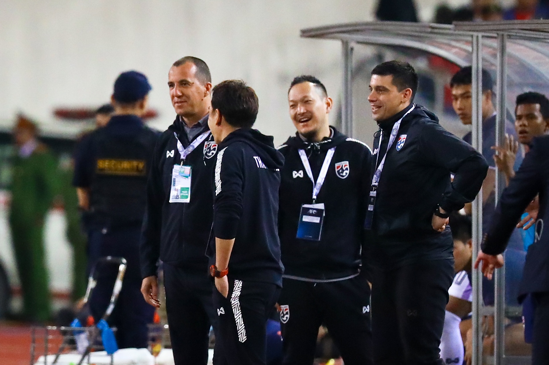 Tro ly Thai Lan lien tuc khieu khich HLV Park anh 3