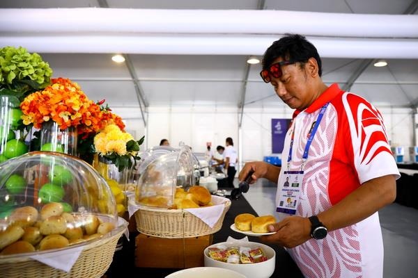 Thuc don da dang tai nha an lon nhat SEA Games 30 hinh anh