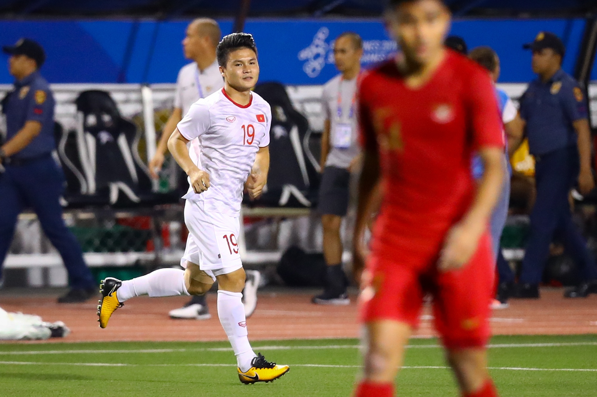 Quang Hai U22 Viet Nam anh 6