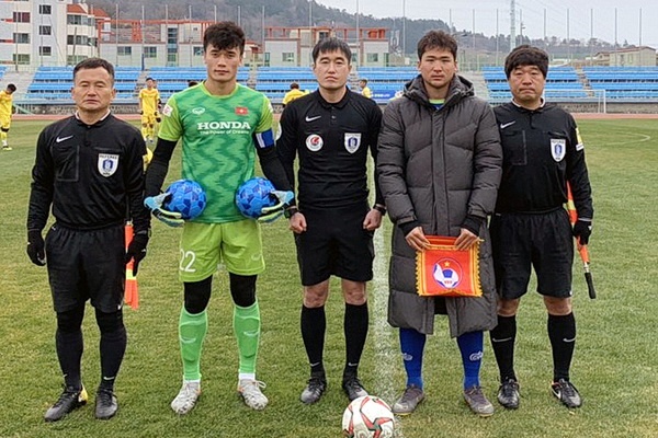 Duc Chinh lap cong, U23 Viet Nam thang CLB Han Quoc 3-2 hinh anh