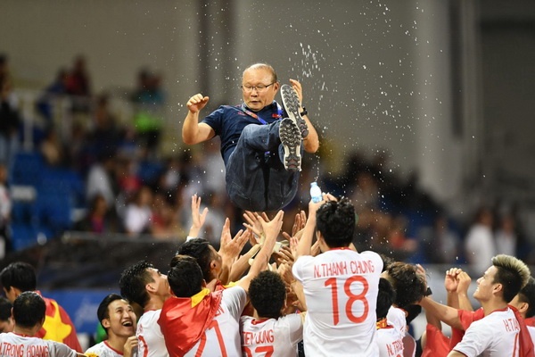 Bao nhieu doi Dong Nam A tung vo dich lien tiep AFF Cup va SEA Games? hinh anh