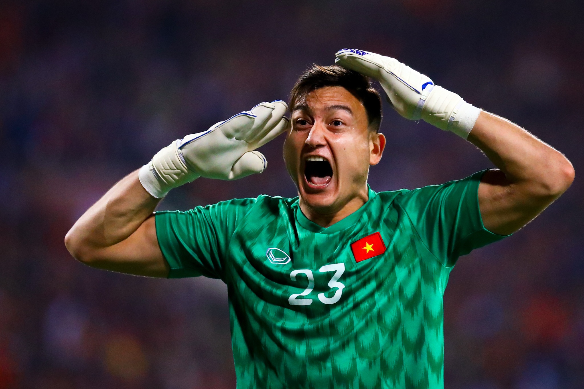 Van Lam Cerezo Osaka anh 1