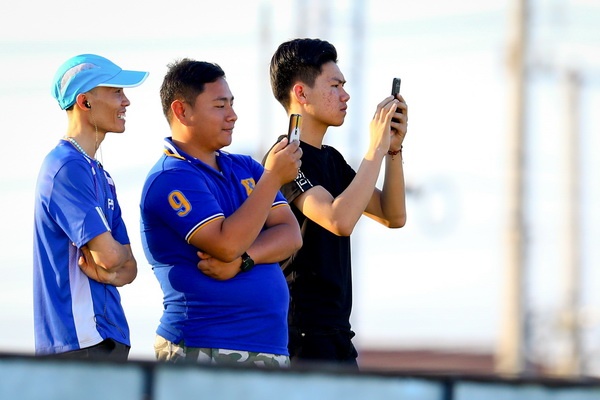 An ninh Thai Lan de CDV phat truc tiep buoi tap cua U23 Viet Nam hinh anh