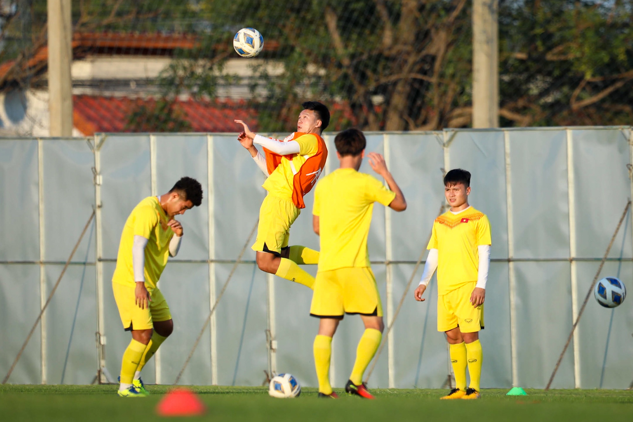 Van Toan Bui Tien Dung anh 7