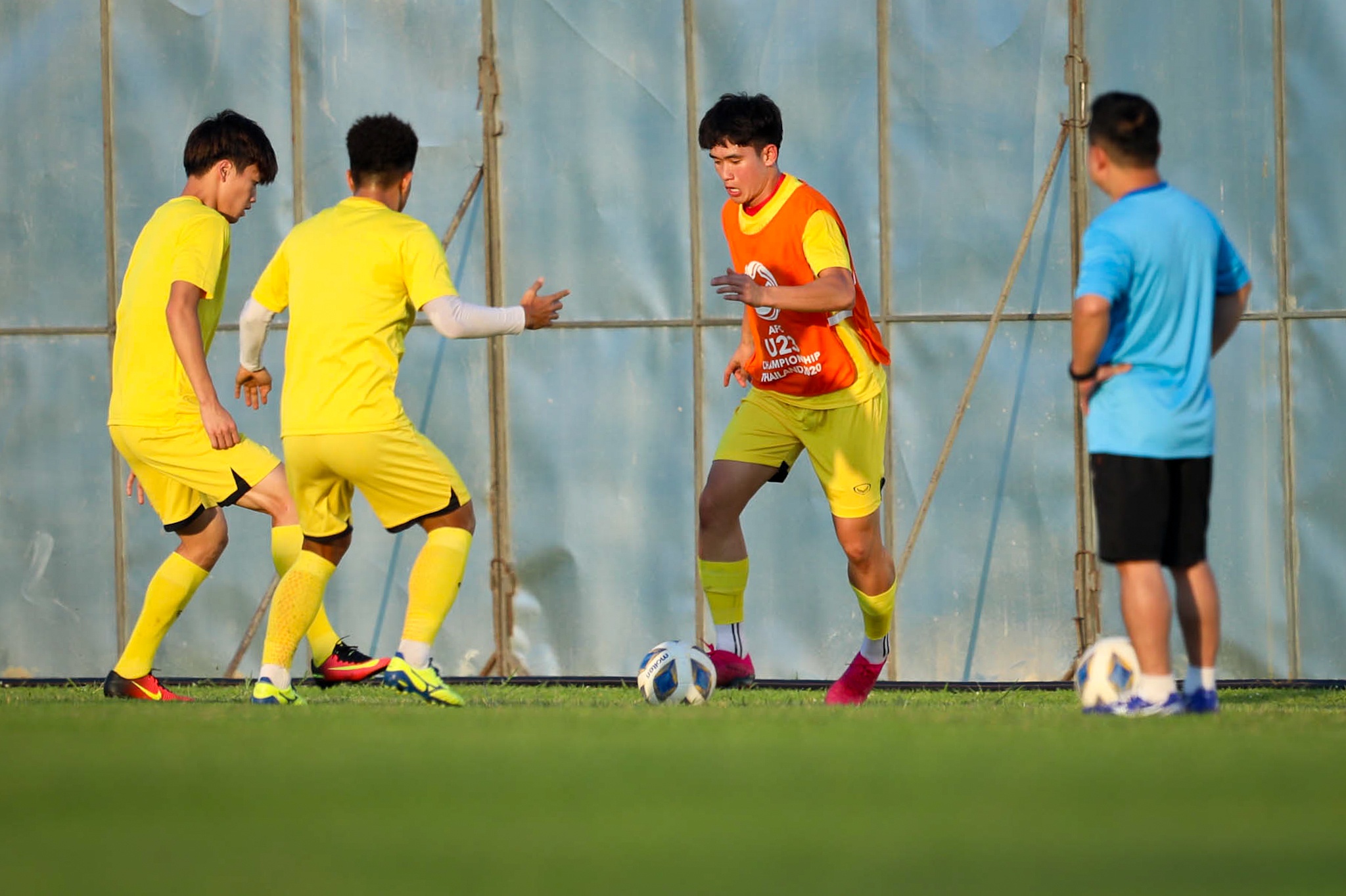 Van Toan Bui Tien Dung anh 8