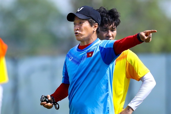 Tro ly HLV Park noi cau vi Bao Toan khong biet phong ngu hinh anh