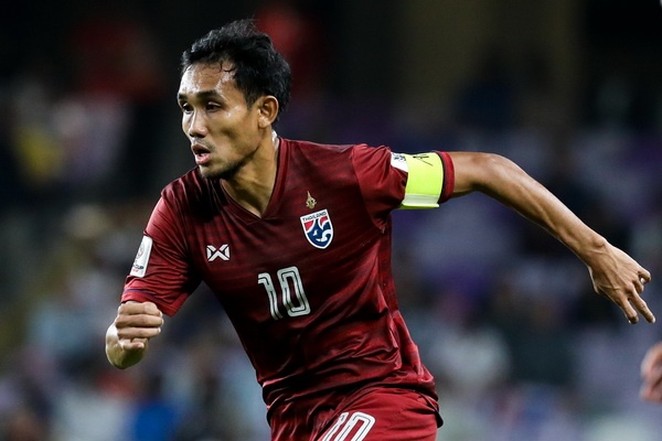 Teerasil Dangda sap thi dau tai Nhat Ban hinh anh