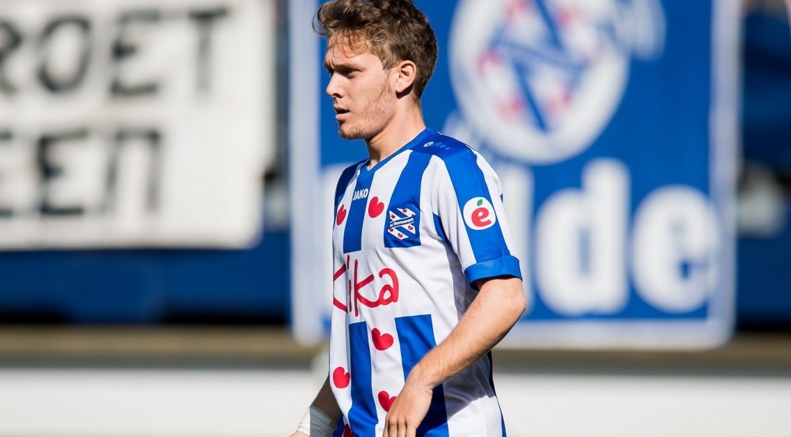 Van Hau Heerenveen anh 1