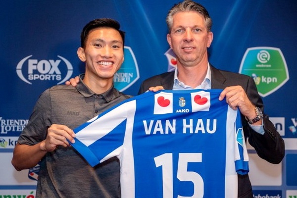 Bao Ha Lan canh bao Heerenveen tra luong Van Hau qua cao hinh anh