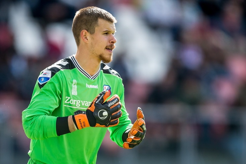 Van Hau Heerenveen anh 1