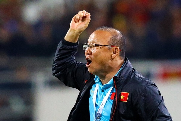 Nhung lan HLV Park Hang-seo noi gian vi trong tai va doi thu hinh anh