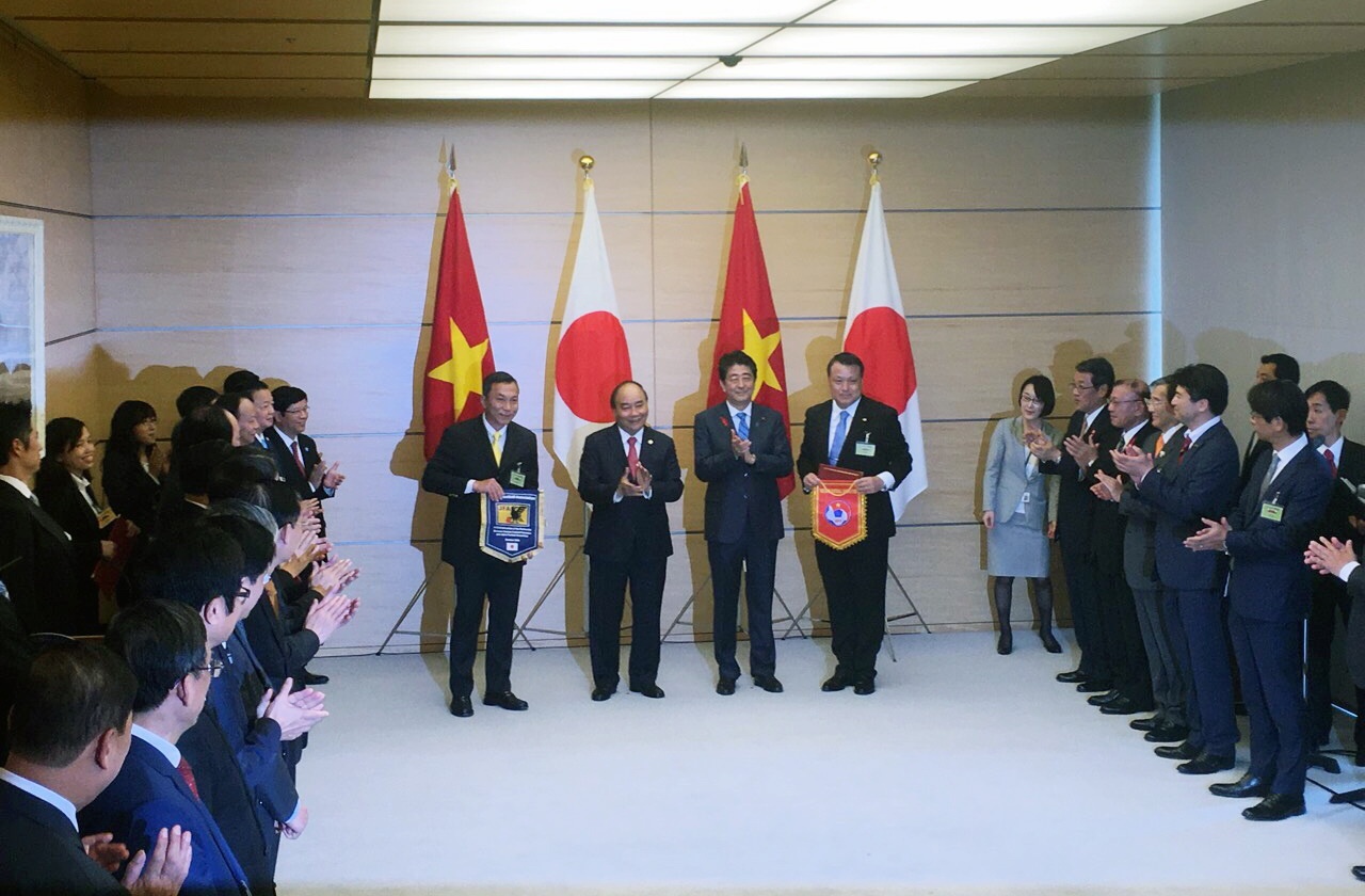 Tuyen thu Viet Nam xuat ngoai anh 4