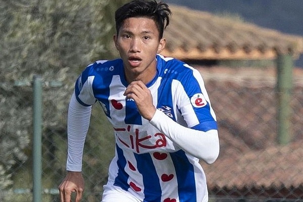 Cuu chu tich Heerenveen: ‘Khong the chap nhan thuong vu Van Hau’ hinh anh