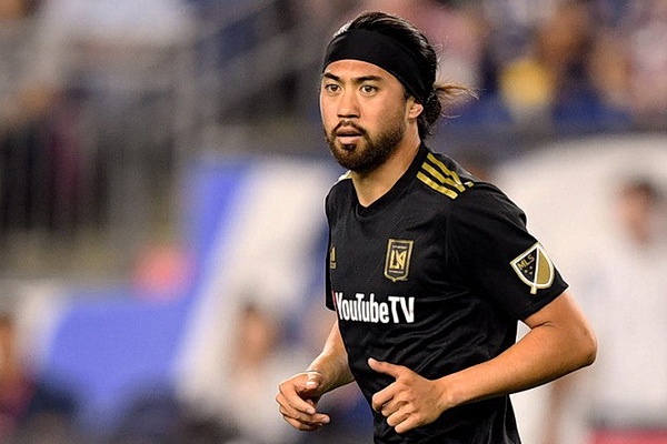 Vi Kiatisak, bau Duc tung phai hy sinh Lee Nguyen o HAGL hinh anh