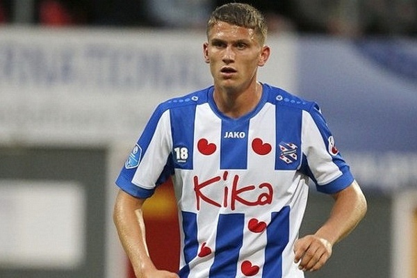 Hau ve Heerenveen xac nhan chuyen toi Ajax vao cuoi mua hinh anh