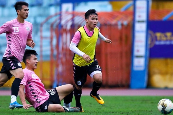 Dan em U23 Viet Nam vat va xoay xo truoc ky thuat cua Quang Hai hinh anh