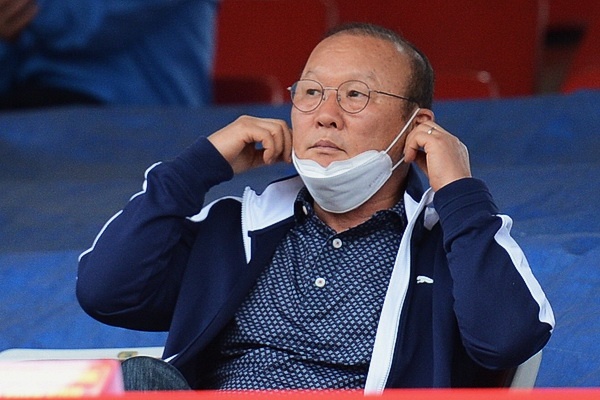 HLV Park du khan tran da chinh cua Martin Lo o V.League hinh anh