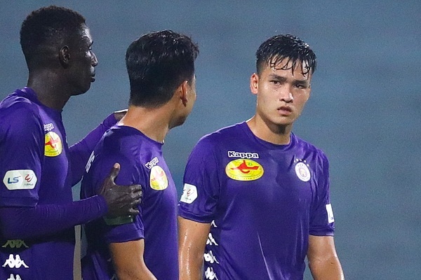 Tu huyet hang thu va lo hong cho tham vong CLB Ha Noi hinh anh