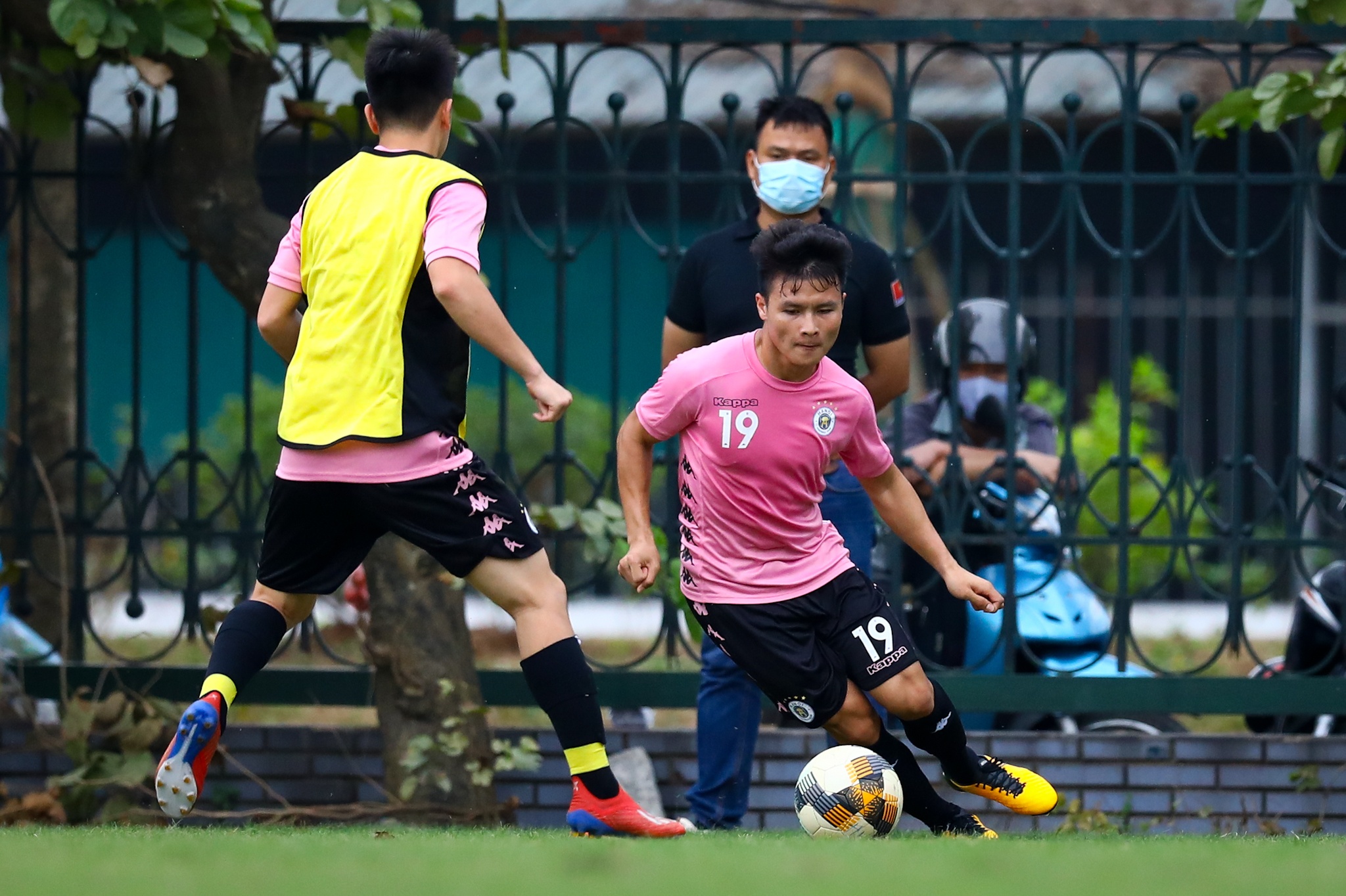 Thanh Luong CLB Ha Noi anh 1