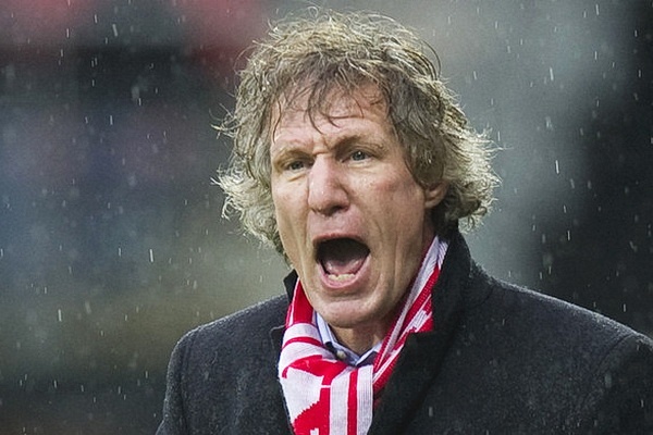 Cuu HLV Heerenveen bi cat luong hinh anh