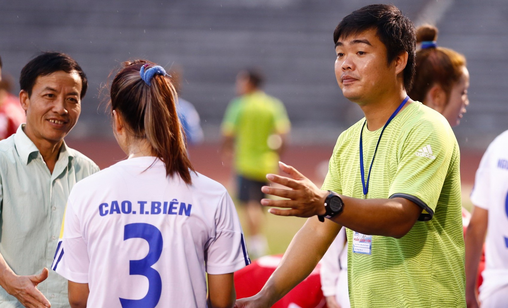 Bong da nu Son La anh 1