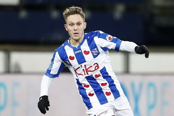 Tien ve tre Croatia bat khoi Heerenveen hinh anh