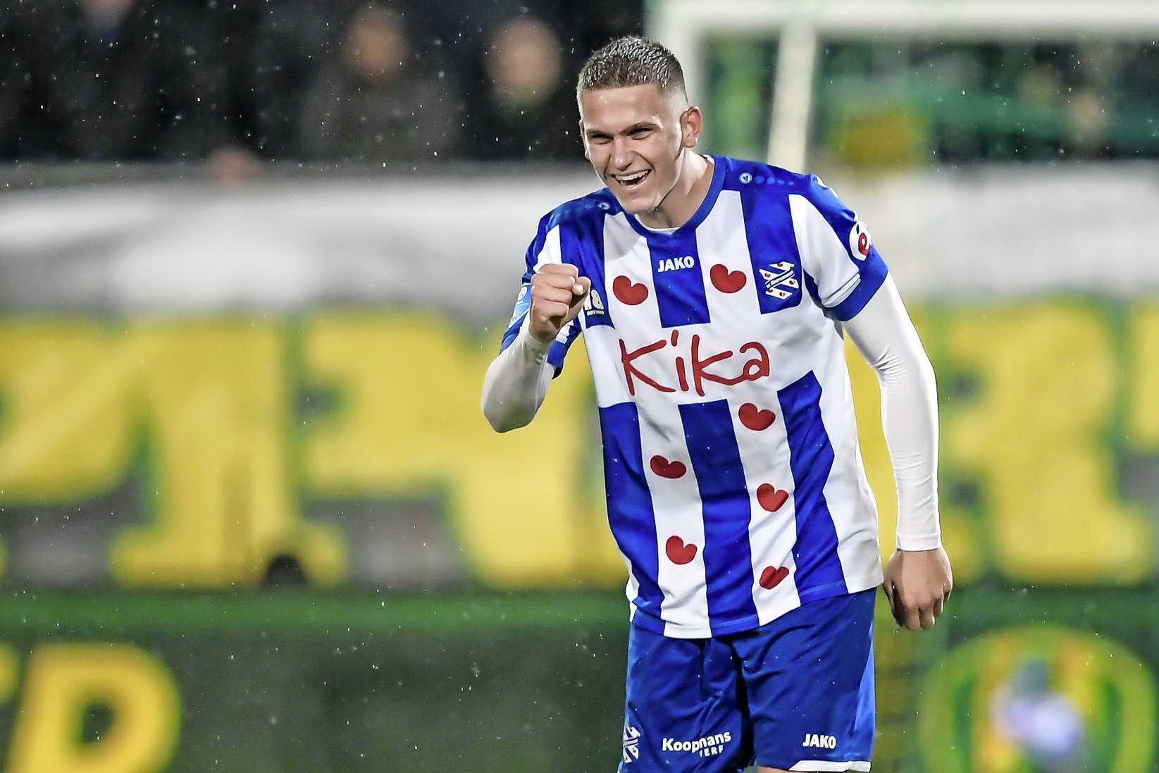 Van Hau Heerenveen anh 2