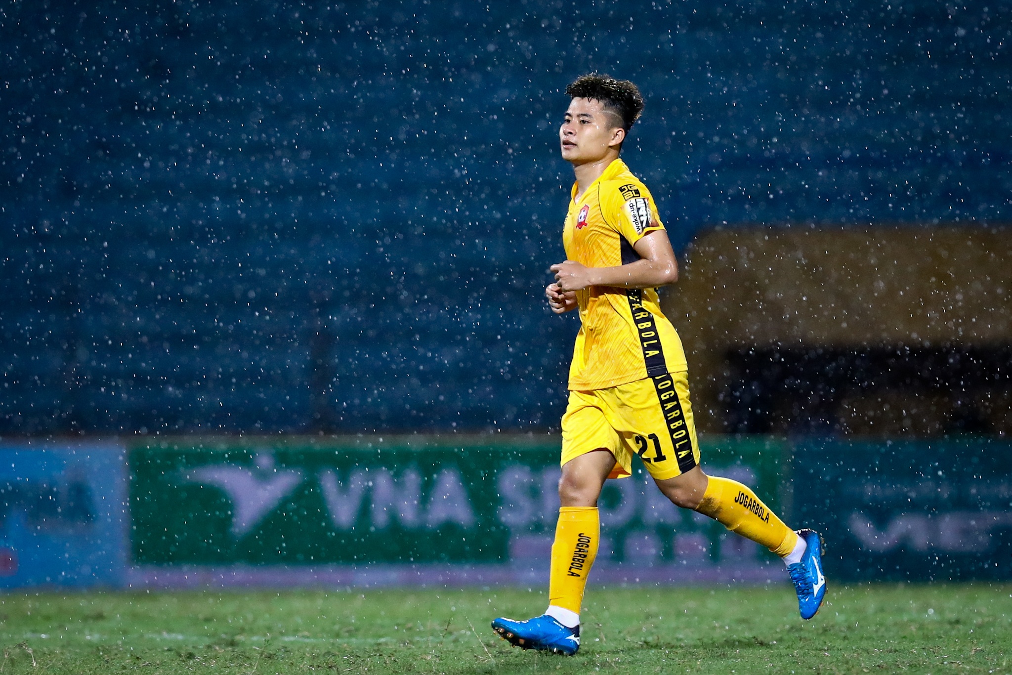 Cong Phuong HAGL anh 7