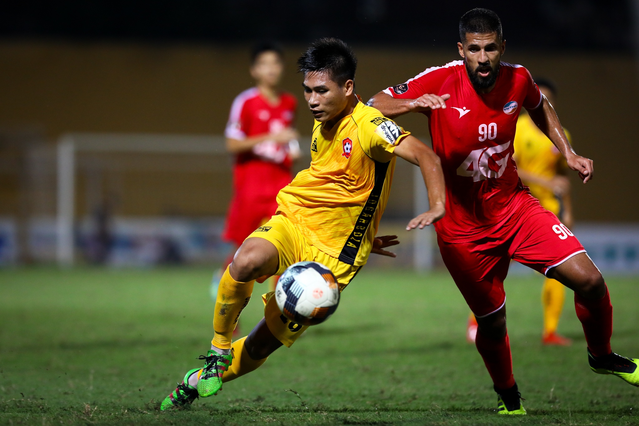 Cong Phuong HAGL anh 8