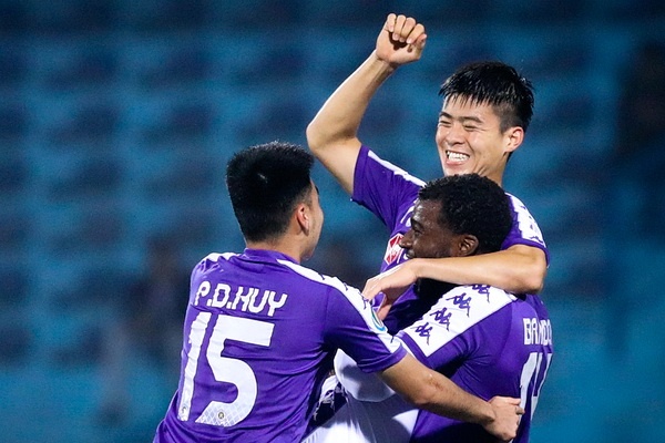 Tranh cai quanh ban quyen hinh anh cau thu CLB Ha Noi hinh anh