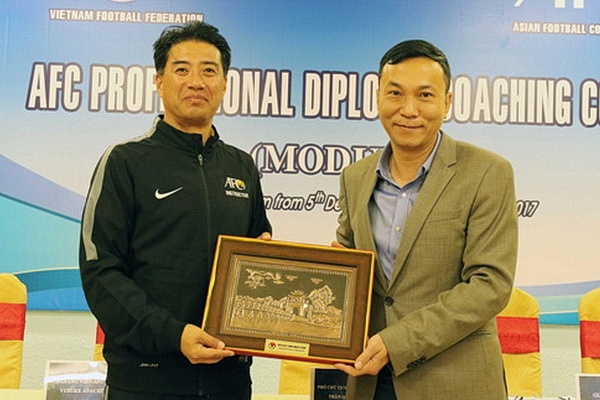 VFF sap co GDKT nguoi Nhat Ban thay the ong Jurgen Gede hinh anh