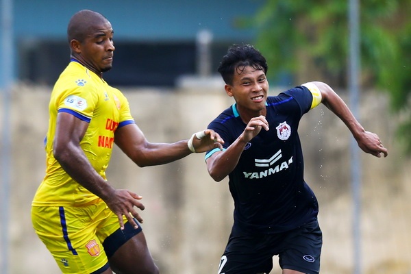 Cac doi hang Nhat phan ung voi lich thi dau bat cap cua VPF hinh anh