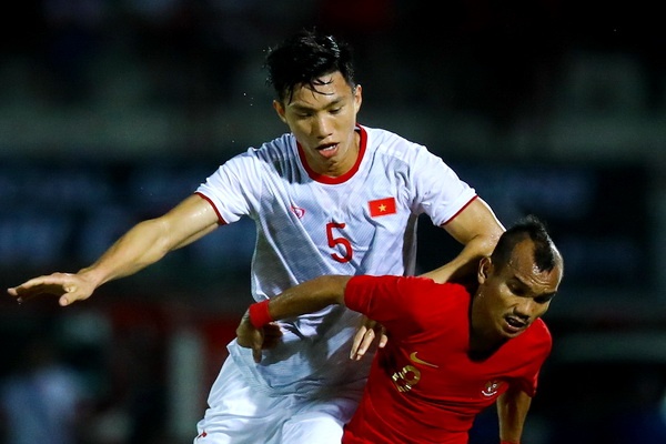 Bao Indonesia: 'Chi con Viet Nam can chung ta vo dich AFF Cup' hinh anh