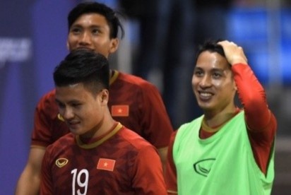 Van Hau, Hung Dung co thang duoc Quang Hai o Qua bong Vang? hinh anh