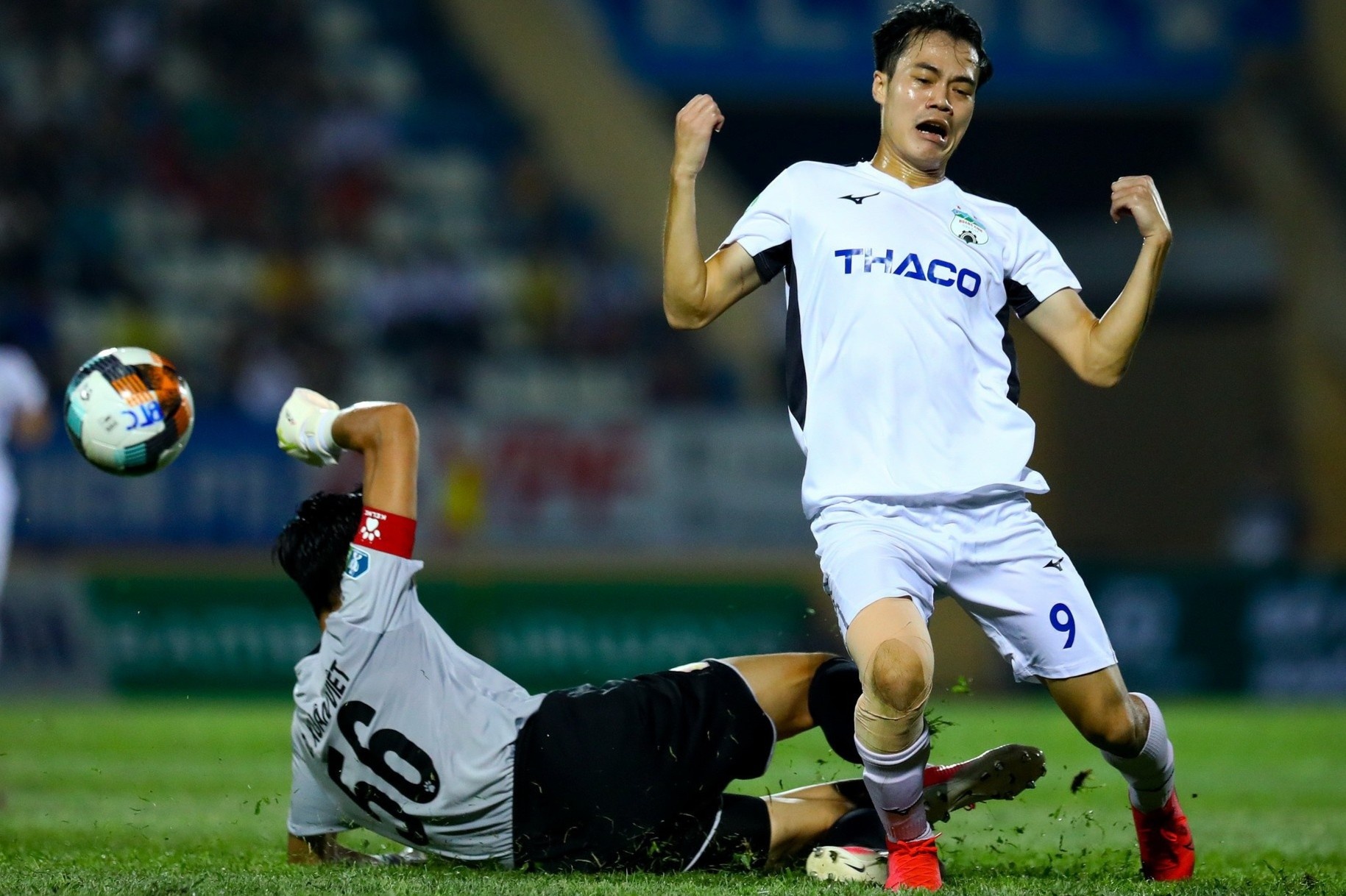 HAGL thua Nam Dinh vi sai lam chien luoc? hinh anh