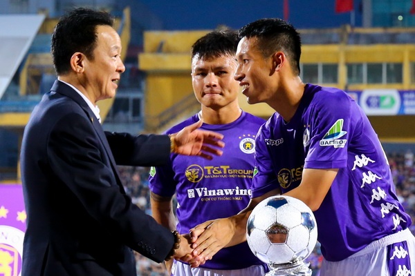 3 Qua bong vang cung ra tran, CLB Ha Noi tien vao tu ket hinh anh